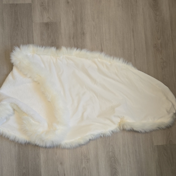 White Faux Fur Trim Cape Scarf Wrap - Picture 4 of 5